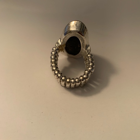 Ring - Picture 3 of 3